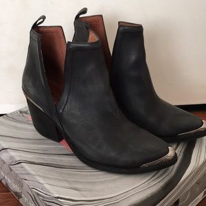 Jeffrey Campbell Cromwell